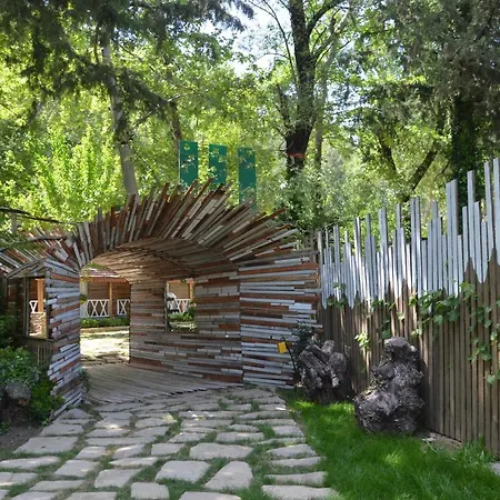 Eco Family Park Hotel * 마나브가트